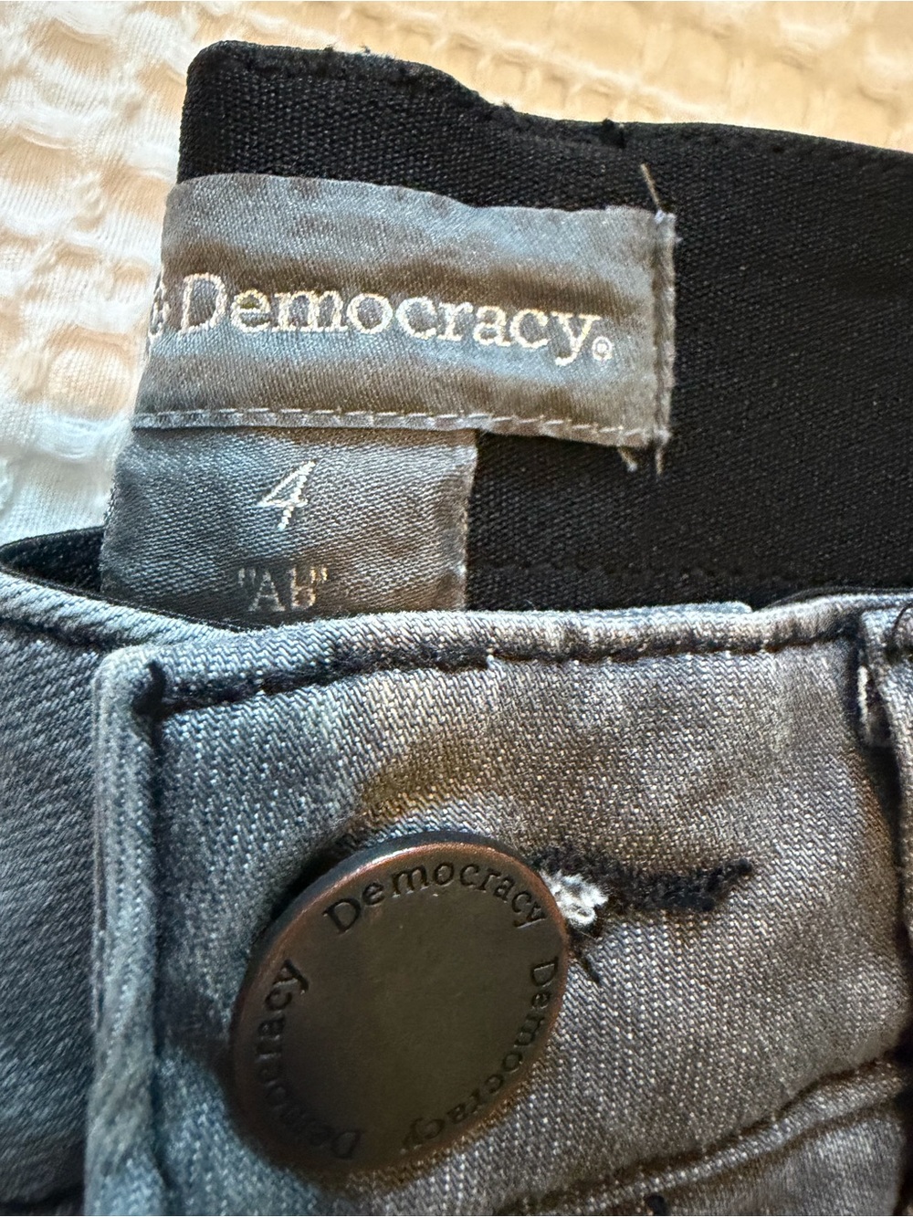 Democracy’s Ab”solution cropped
Gray jeans, size 4 - Picture 2 of 3